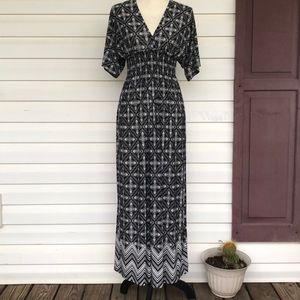 ✨SALE✨5th & Love Maxi Dress